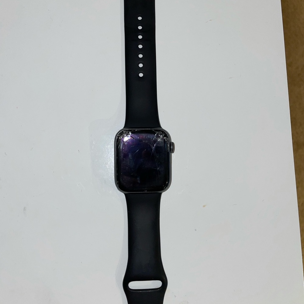 CRACK&WATER DAMAGED Series 4 44 mm Apple Watch